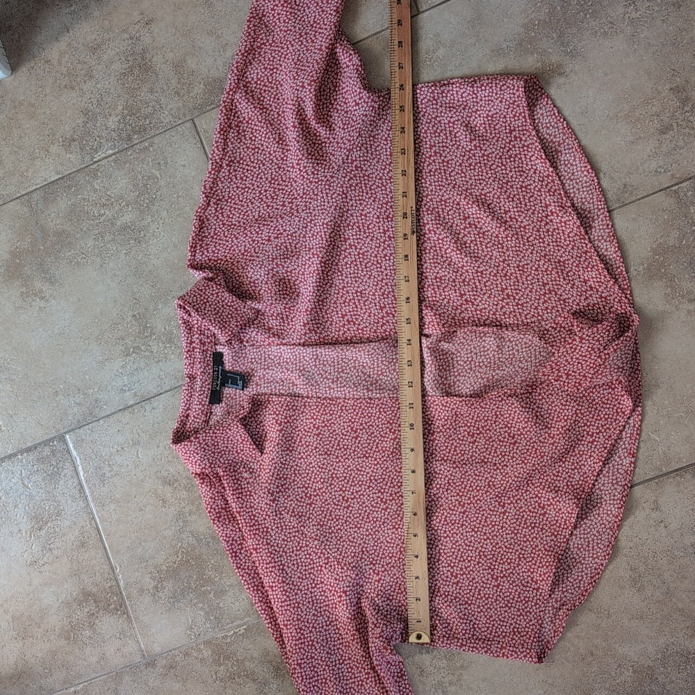 Red Patterned Women's Top - Picture 12 of 14
